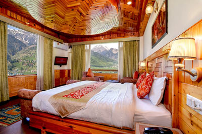 Super Deluxe Cottage bathroom — Foghills Manali